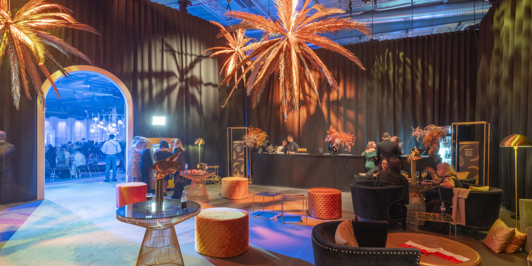 stockholmsmässan performs events in host class.<br />
Lounge area with palm-like lamps in the ceiling 